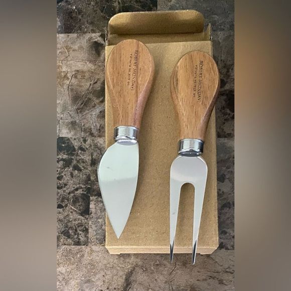 New, Small Cheese Board set with Wine bottle opener - Picture 3 of 3